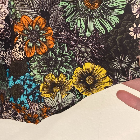 NWOT Wildfang Floral Button Down Shirt - Multicolor - Picture 4 of 5